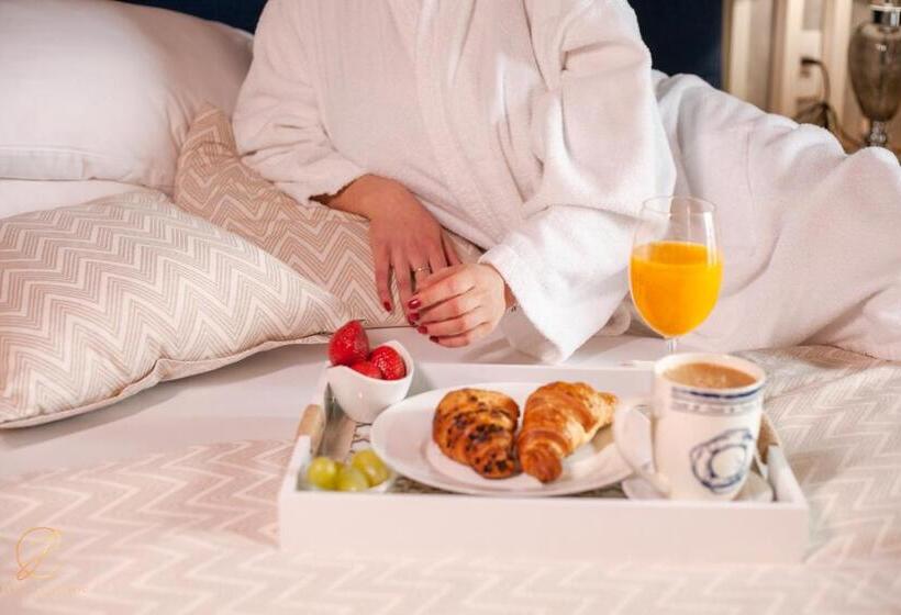 اتاق لوکس با بالکن, Barka B N B Elegant Seaview Rooms