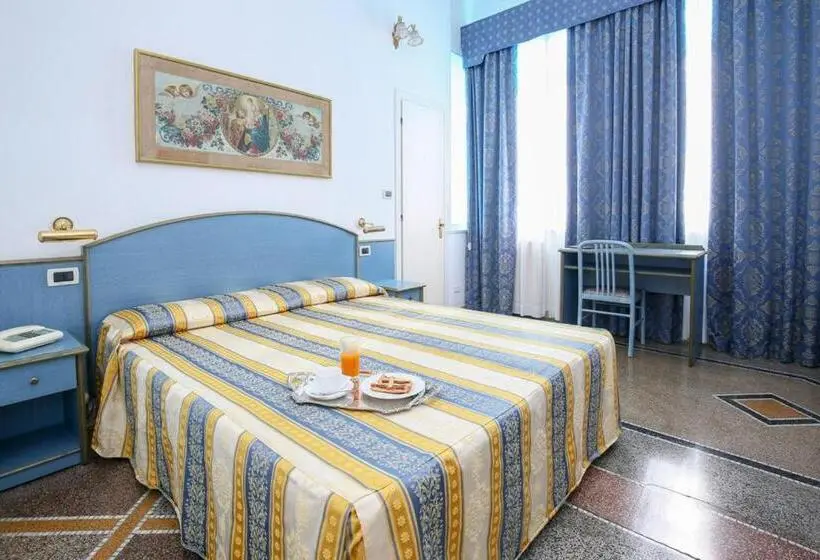 اتاق استاندارد سه نفره, Villa Centa
