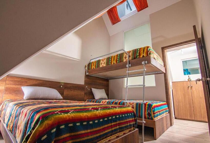 Номер Стандарт Индивидуальный, The Traveler Hostel