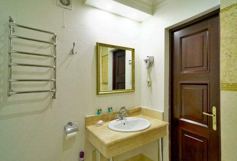 سوییت جونیور, Victor Hotel Resort & Spa