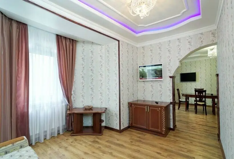 سوییت خانوادگی, Victor Hotel Resort & Spa