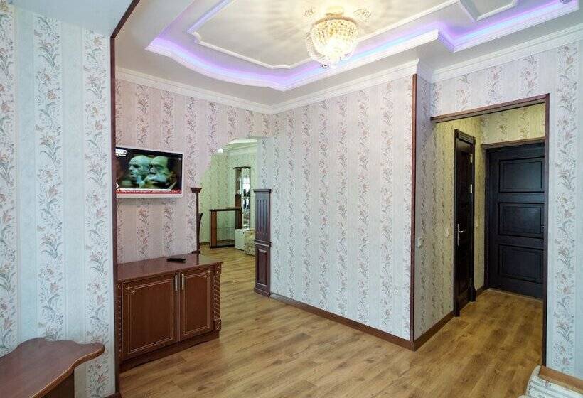 سوییت خانوادگی, Victor Hotel Resort & Spa