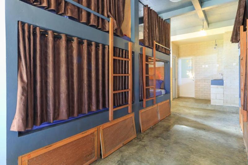 Łóżko we Wspólnym Pokoju, Hostel Bukit Sangcure