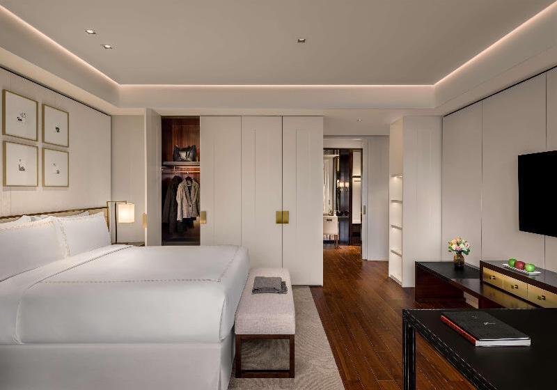 带大床的豪华间, Fairmont Wuhan
