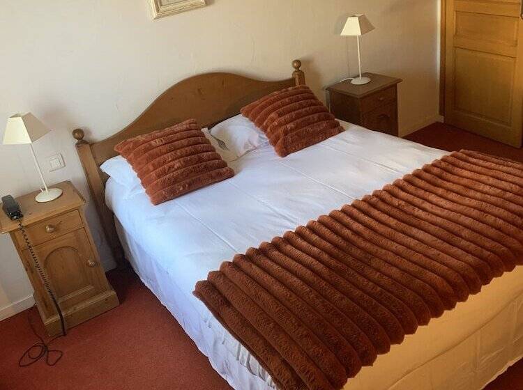 Номер Стандарт, Auberge Du Jeu D Arc