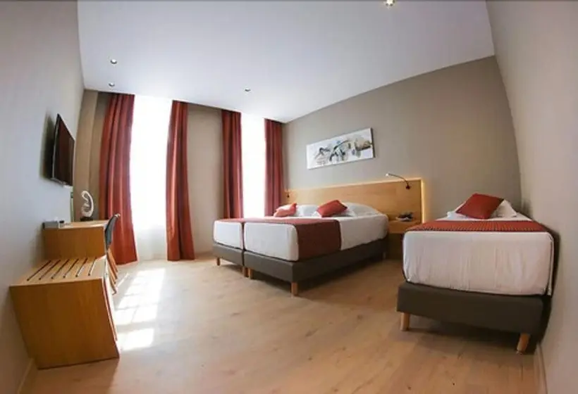 Standard Kolmen Hengen Huone, Le Castel D Alti