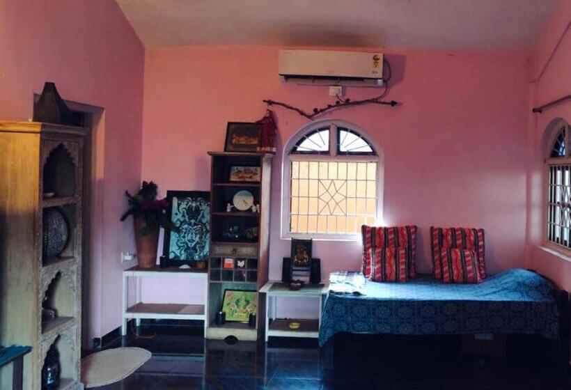 带花园景观和一个卧室的别墅, Anjuna Hideout