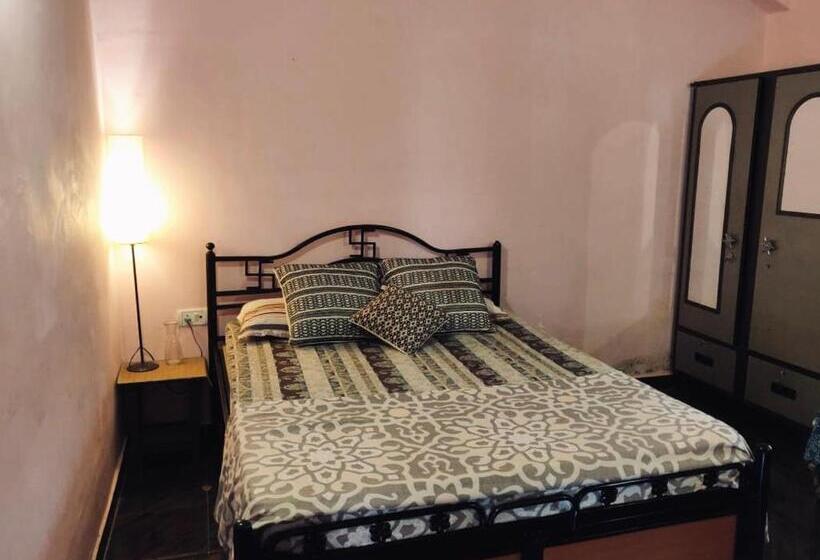 带花园景观和一个卧室的别墅, Anjuna Hideout