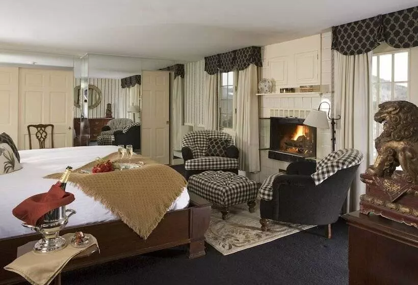 デラックスルーム, The Manor On Golden Pond