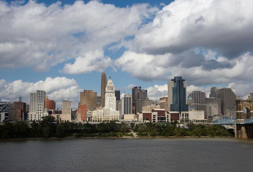 Номер Стандарт Двуспальная Кровать с Видом, Cincinnati Marriott At Rivercenter