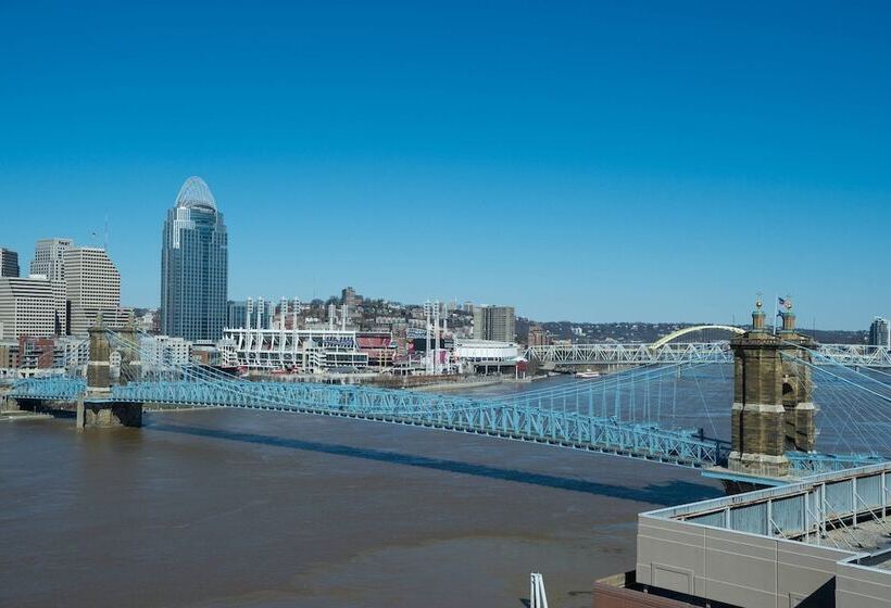 전망 스탠다드 룸 더블 침대, Cincinnati Marriott At Rivercenter
