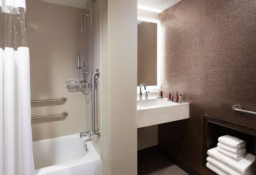 스탠다드 룸 더블 침대 2개, Cincinnati Marriott At Rivercenter