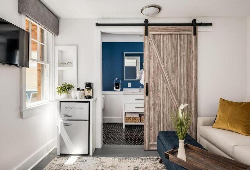 디럭스 룸 킹사이즈 침대, Martin Hill Inn