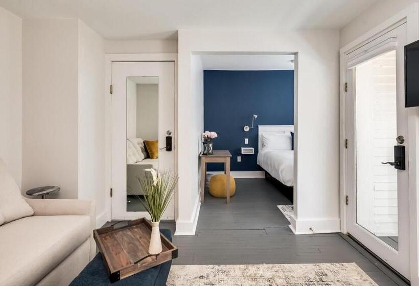 디럭스 룸 킹사이즈 침대, Martin Hill Inn