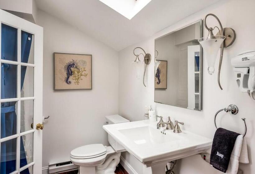 스위트 킹사이즈 침대, Martin Hill Inn