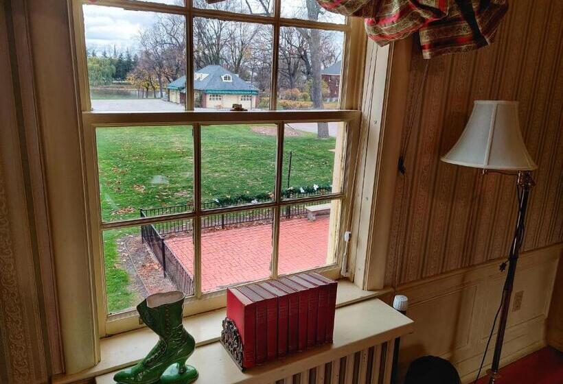 إستوديو قياسى سرير كينج, Montague Inn Bed & Breakfast