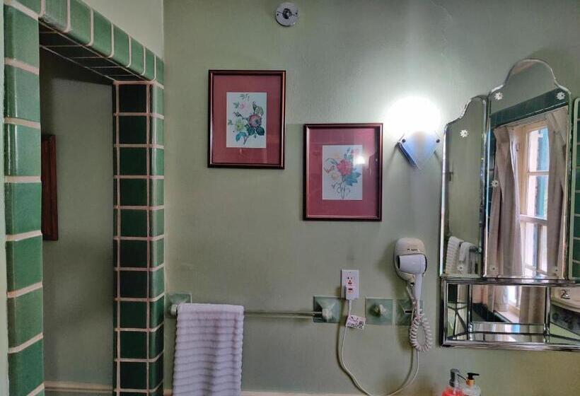 إستوديو قياسى سرير كينج, Montague Inn Bed & Breakfast