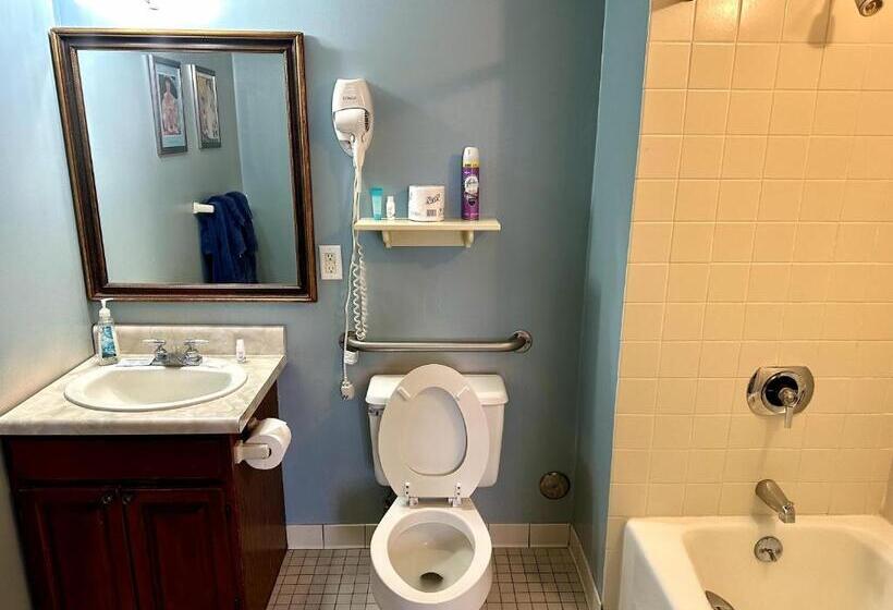 Люкс Deluxe Кровать Кинг, Montague Inn Bed & Breakfast
