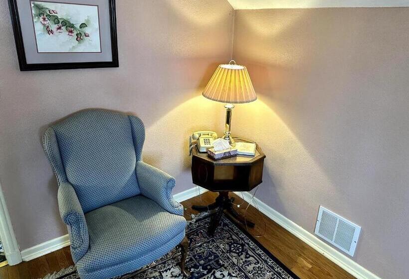 جناح, Montague Inn Bed & Breakfast