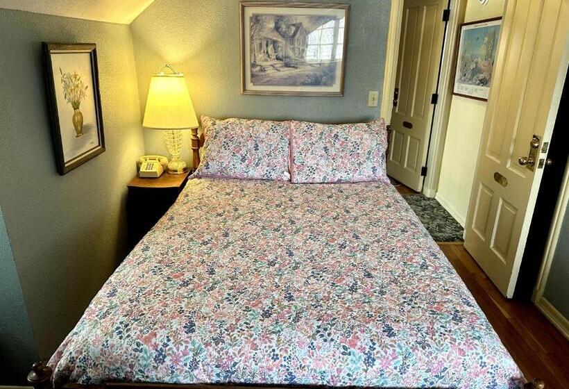 جناح, Montague Inn Bed & Breakfast