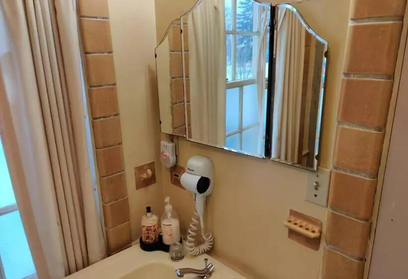 سوئیت با تخت بزرگ, Montague Inn Bed & Breakfast