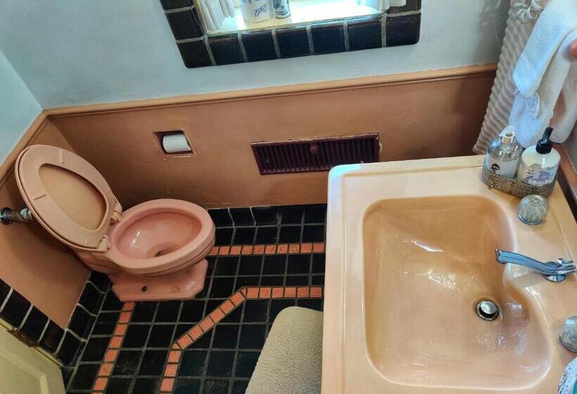 جناح ديلوكس سرير كينج, Montague Inn Bed & Breakfast