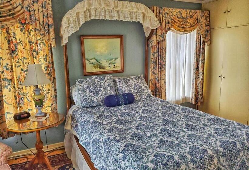 جناح, Montague Inn Bed & Breakfast