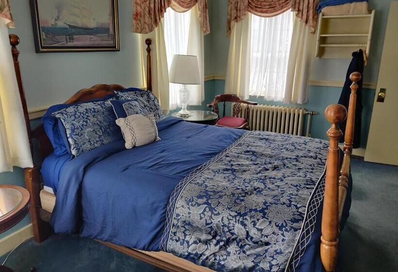 جناح مزود بجاكوزى, Montague Inn Bed & Breakfast