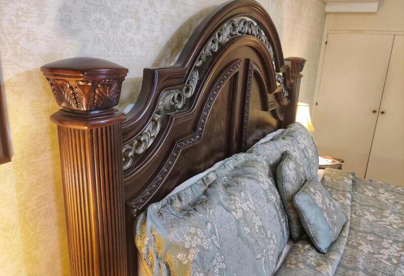 Люкс Deluxe Кровать Кинг, Montague Inn Bed & Breakfast