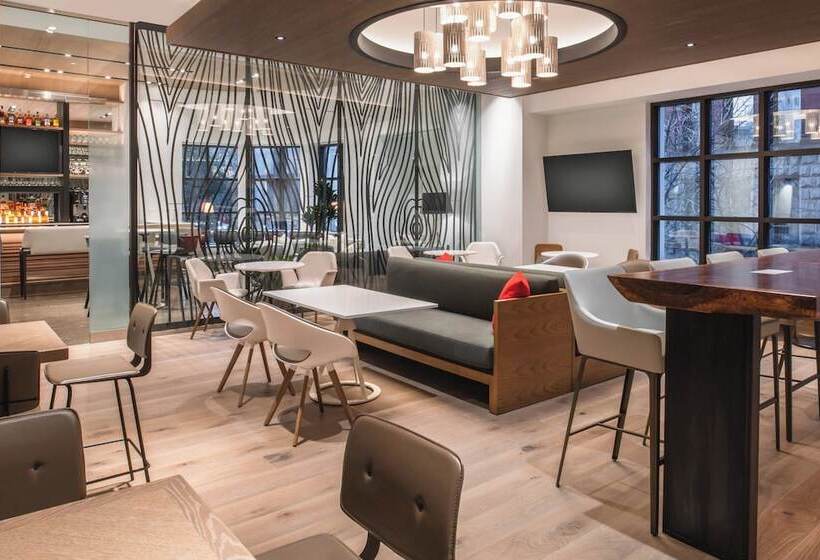 اتاق کلاب, The Bidwell Marriott Portland