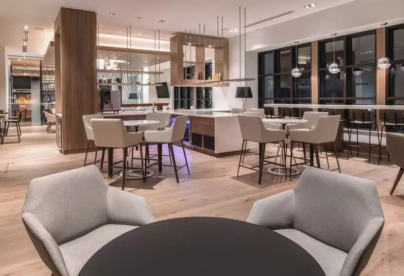 اتاق کلاب, The Bidwell Marriott Portland