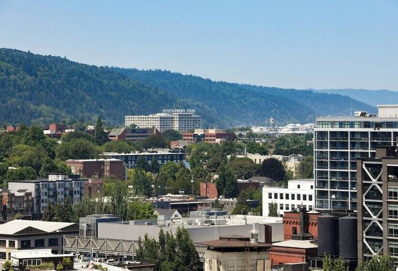 اتاق کلاب, The Bidwell Marriott Portland