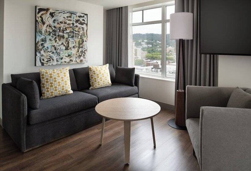 اتاق کلاب, The Bidwell Marriott Portland