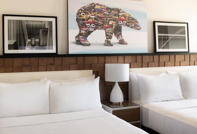 اتاق کلاب, The Bidwell Marriott Portland