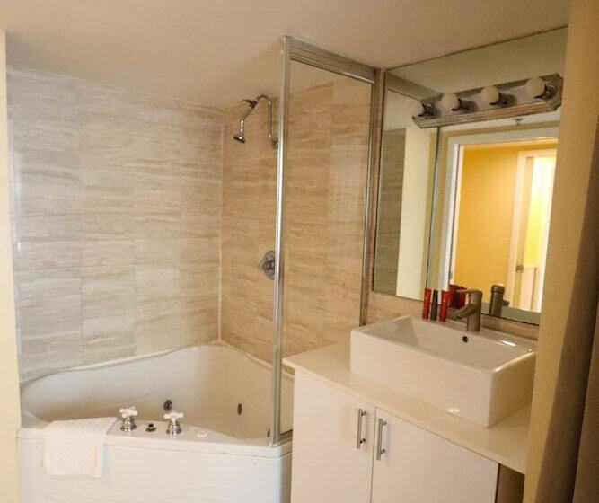 شقة غرفة واحدة, Mercury Apart