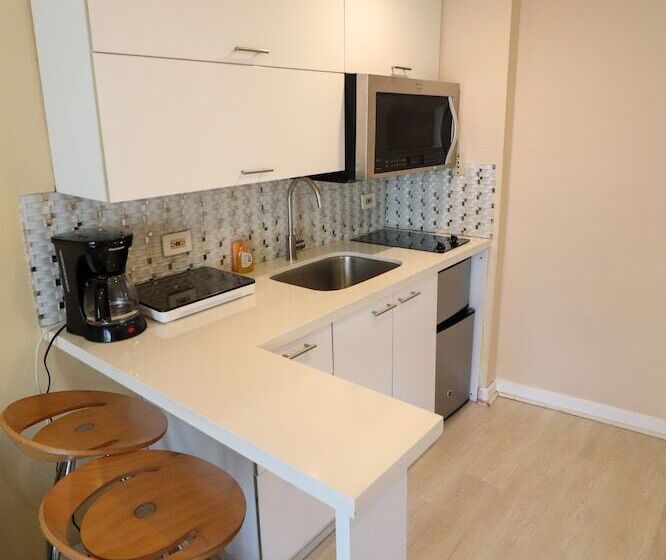 شقة غرفة واحدة, Mercury Apart