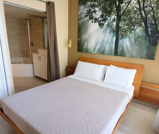 شقة غرفة واحدة, Mercury Apart