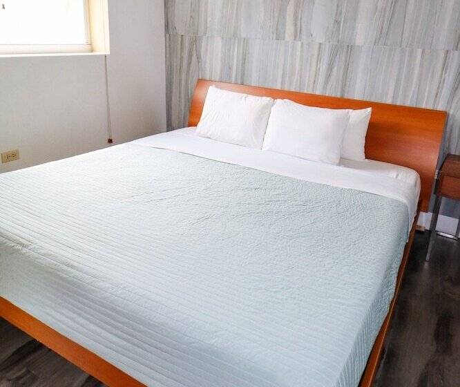 شقة غرفة واحدة, Mercury Apart