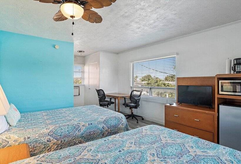 Номер Стандарт 2 Двуспальные Кровати, Malibu Resort Motel