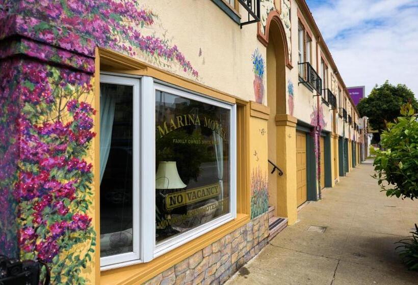 اتاق خانوادگی, Marina Motel