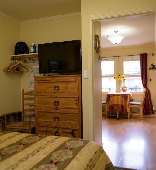 سوییت, Marina Motel