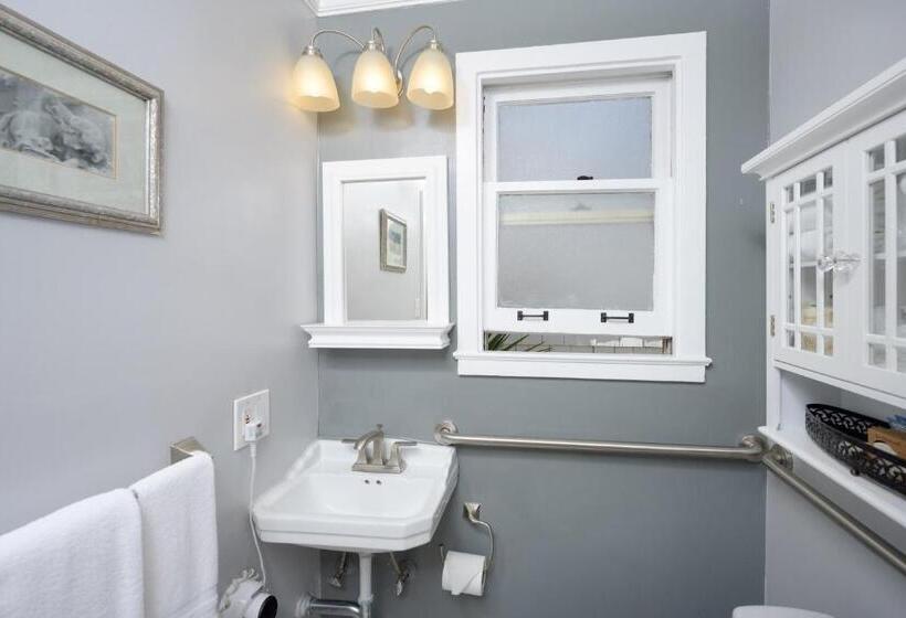 اتاق استاندارد برای معلولان, Marina Motel