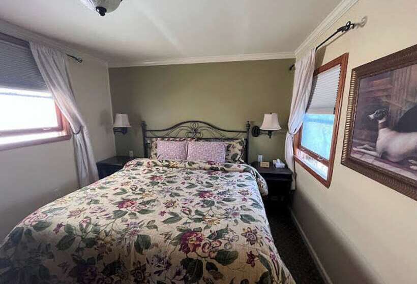 سوییت, Marina Motel