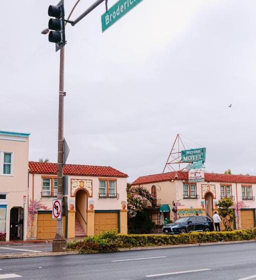 سوییت, Marina Motel