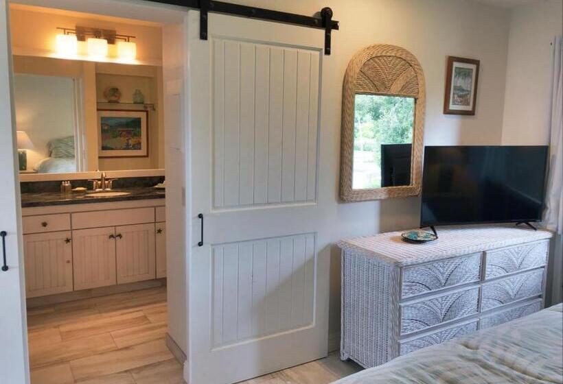 شقة غرفة واحدة, Pali Ke Kua