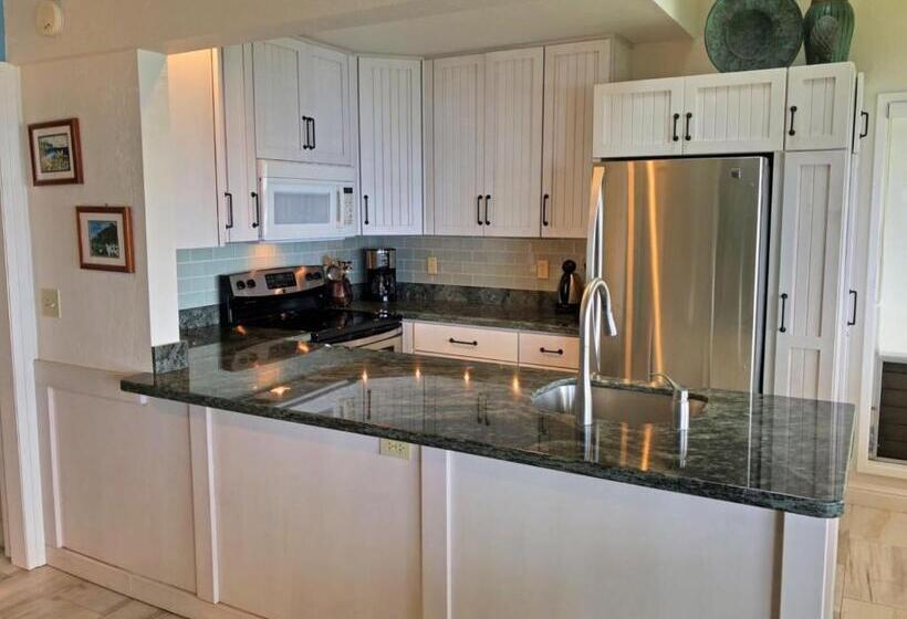 شقة غرفة واحدة, Pali Ke Kua