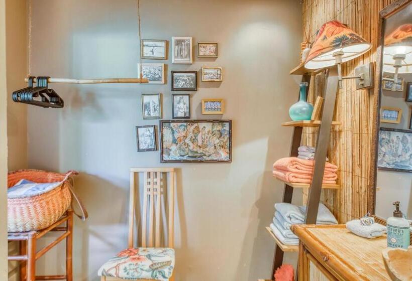 شقة غرفة واحدة, Pali Ke Kua