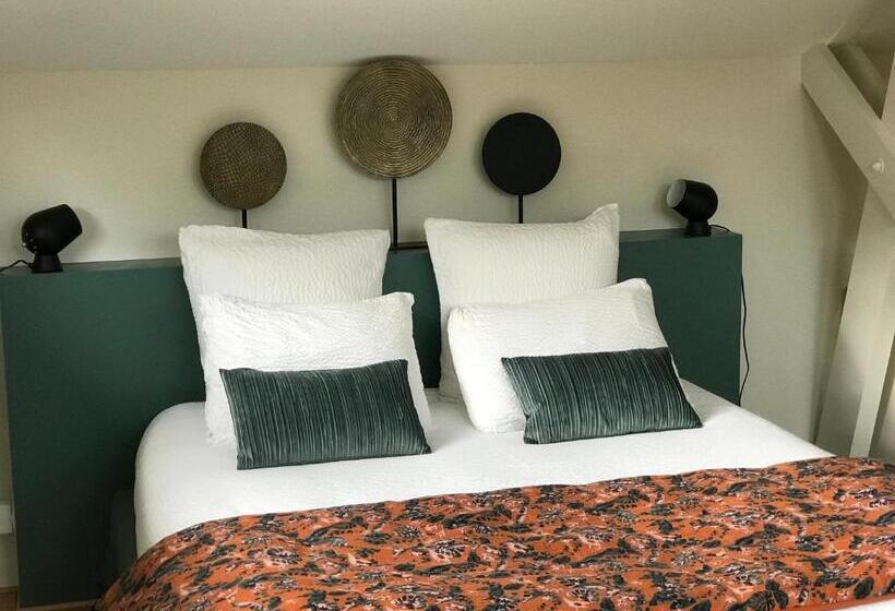 标准房带园景, Les Arbres Rouges