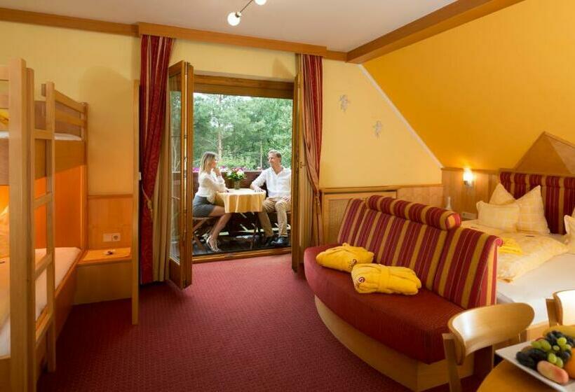 اتاق استاندارد چهار تخته, Maria Theresien Hof Loipersdorf