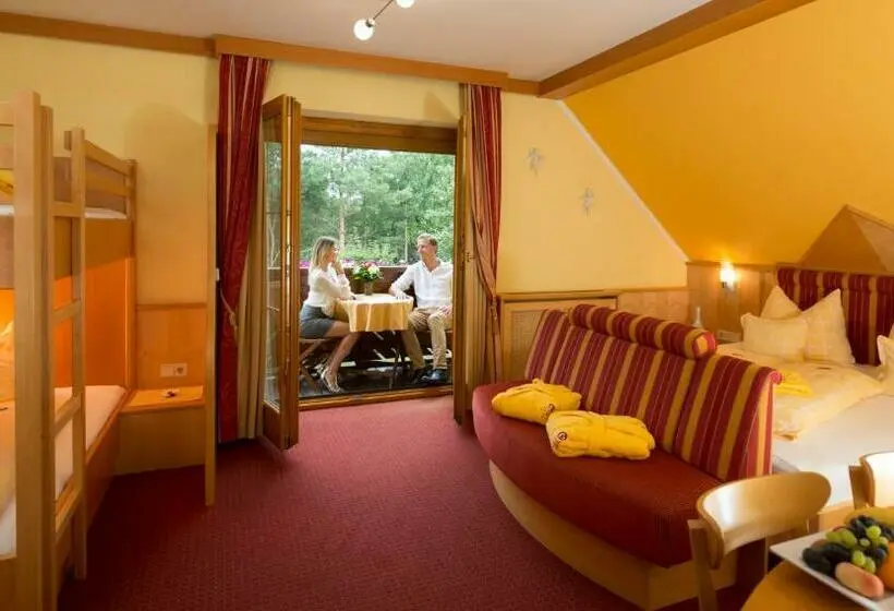 スタンダード４人部屋, Maria Theresien Hof Loipersdorf